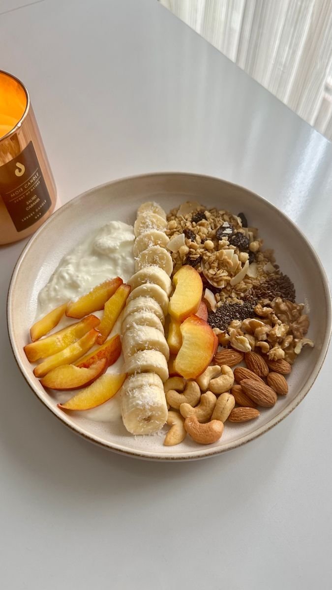 NThanh86518's tweet photo. A nutritious oatmeal bowl with banana, nectarine, yogurt, granola, cashews, almonds, walnuts, and seeds. Wishing you a peaceful and happy morning at the start of the week!π₯£
#OatmealBowl
#HealthyBreakfast
#StartOfTheWeek
#HealthyEating π https://t.co/T7gsnojXPp