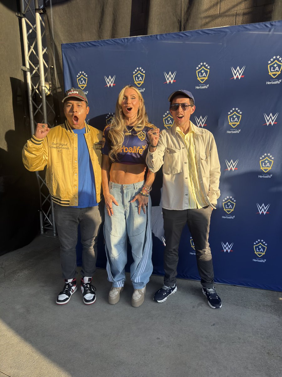 jojoc1103's tweet photo. I had a blast at the LA Galaxy Game. I met WWE Superstar Charlotte Flair. ๐ฅ
๐๏ธโฝ๏ธ๐๐
@MsCharlotteWWE @WWE @LAGalaxy
โข
#WWE #CharlotteFlair #LAGalaxy #WWENight #WWESuperstar https://t.co/fGyv57vEzA