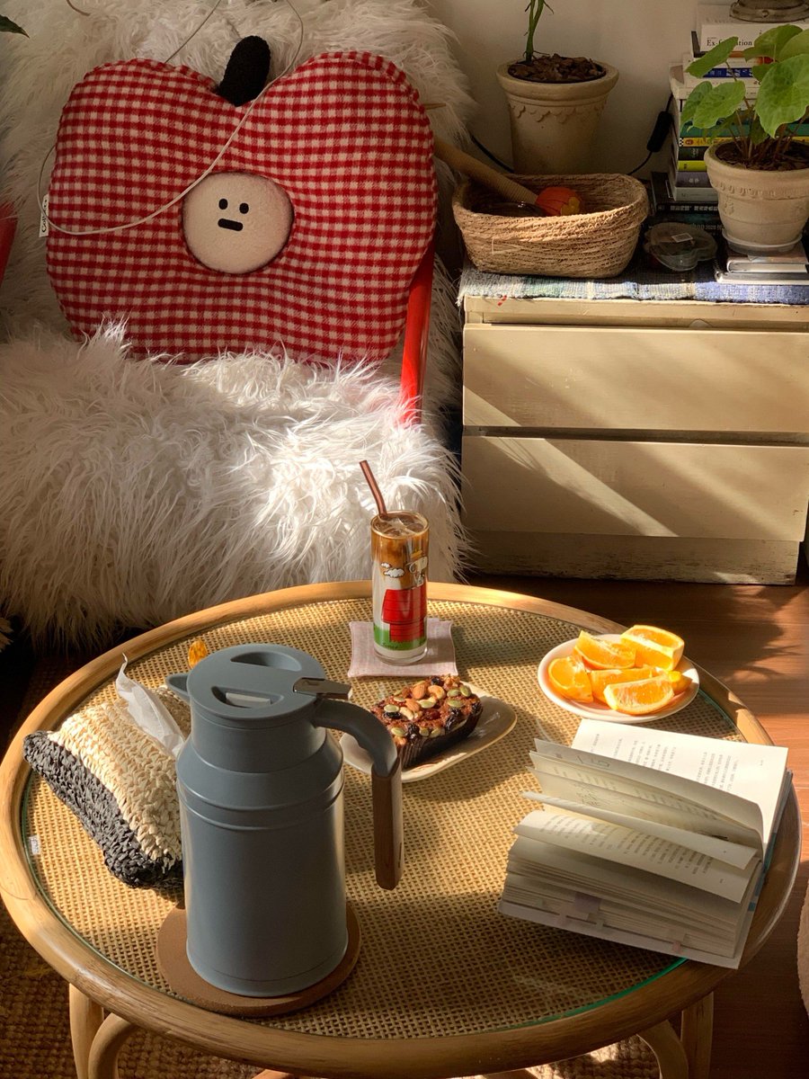 brussell87's tweet image. Spring clean with purpose! Sort old clothes, toys u0026 books—donate what’s good, recycle what’s not. Less clutter, more calm.  #DeclutterWithHeart #SustainableLiving
