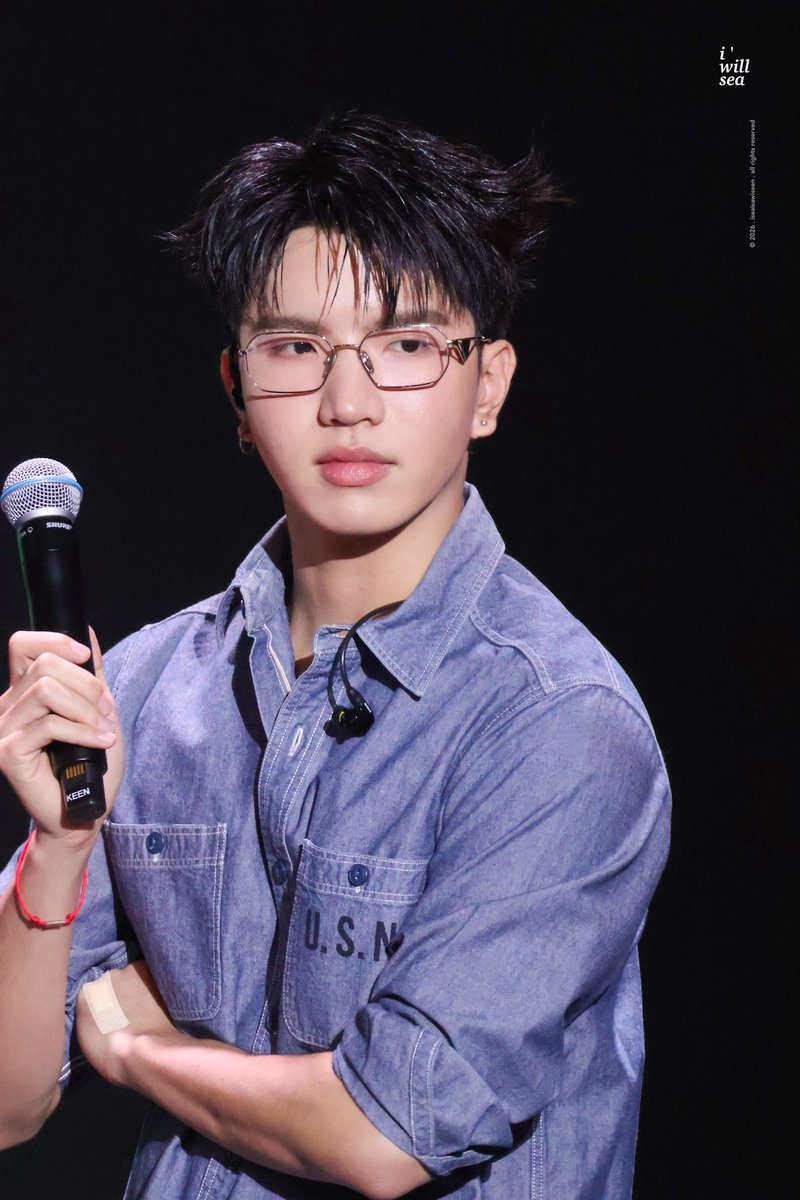 tw ; ft. รักหมวย tweet media