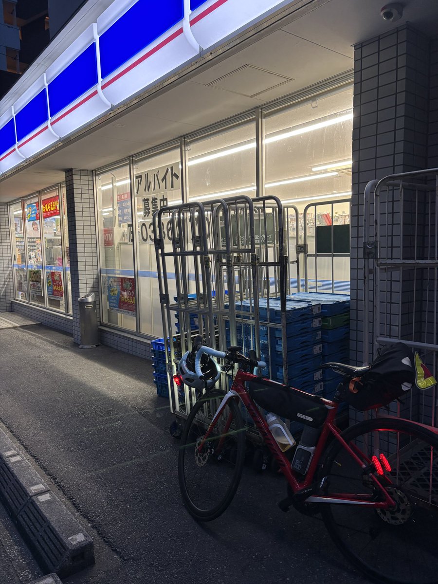 なか tweet media