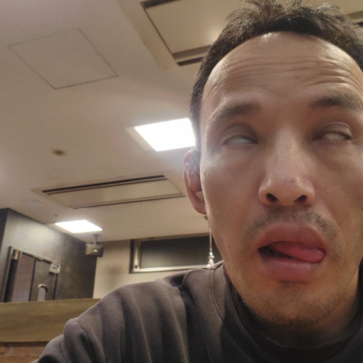 白〖ﾟ ﾟ〗目jitsu tweet media