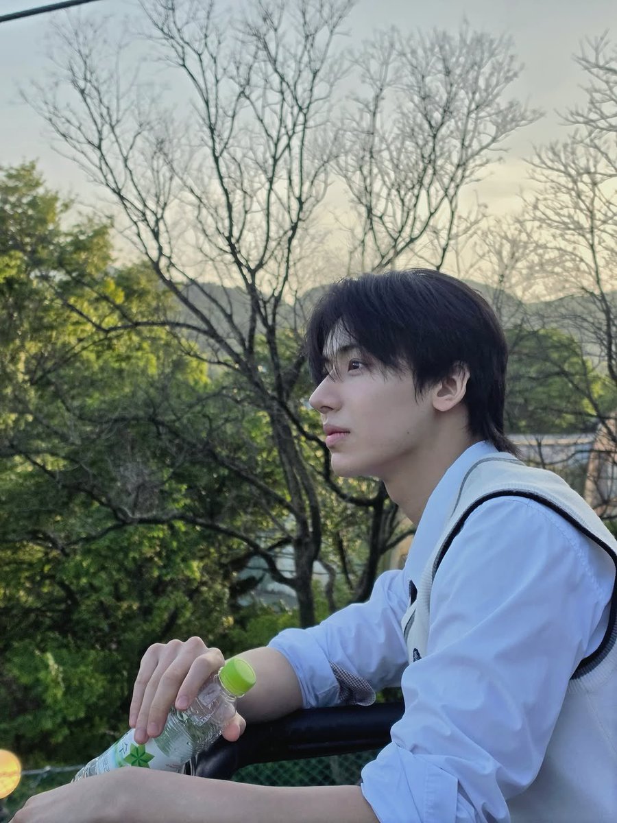 ftyangz's tweet photo. this heartthrob https://t.co/SUg5XyqDUk