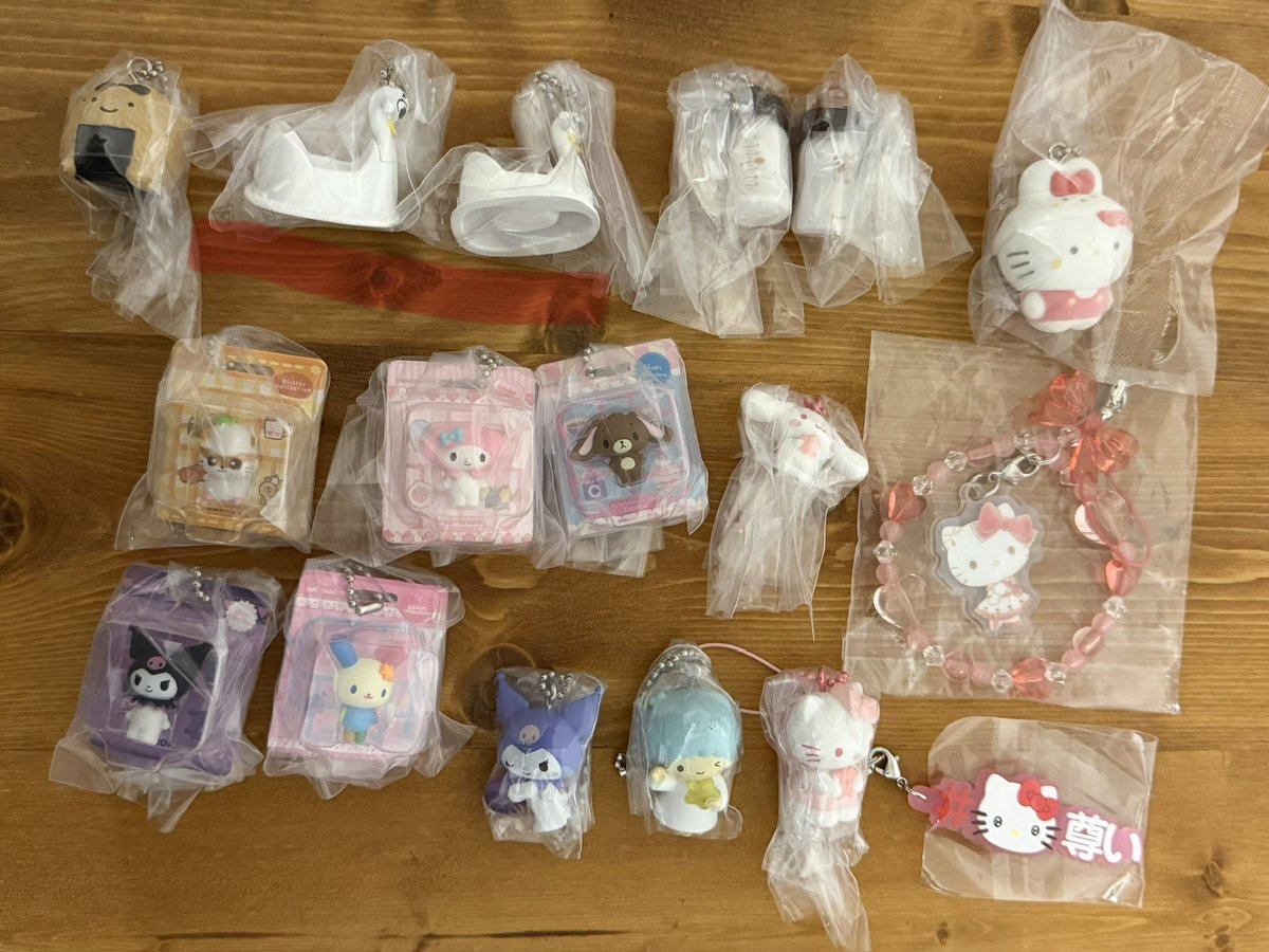 tkrvbcrrhd's tweet photo. 譲▶︎写真の物

求▶︎定価＋送料、又は、めじるし何でも検討させて頂きます。

まとめての方優先させて頂きます。

combi コンビ サンリオ キティ シナモン マイメロ クロミ コロコロクリリン シュガバニ おにぎり屋 哺乳瓶 おまる キキララ なかよしペアスイング ハッシュタグ ガチャ 交換 譲渡 https://t.co/FdYJHeWLJ8