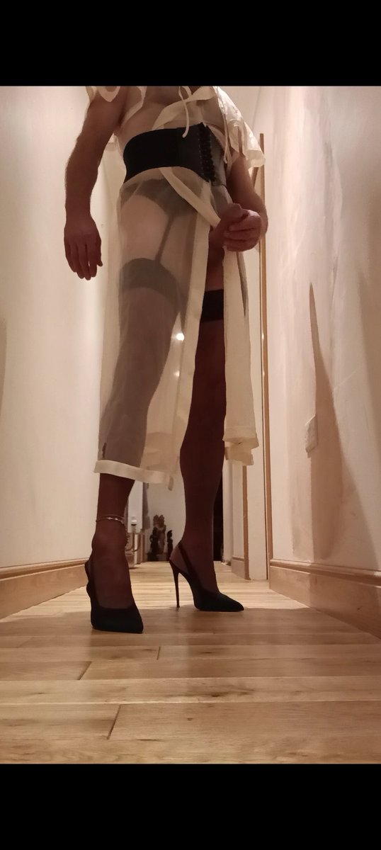 killforheels's tweet photo. My new slingbacks have got me soooo hard 💦👠♥️ https://t.co/JDzuZXhifF