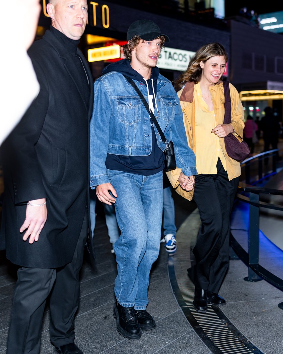 Marie Claire tweet media