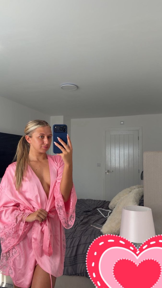 Chloe Adams tweet media