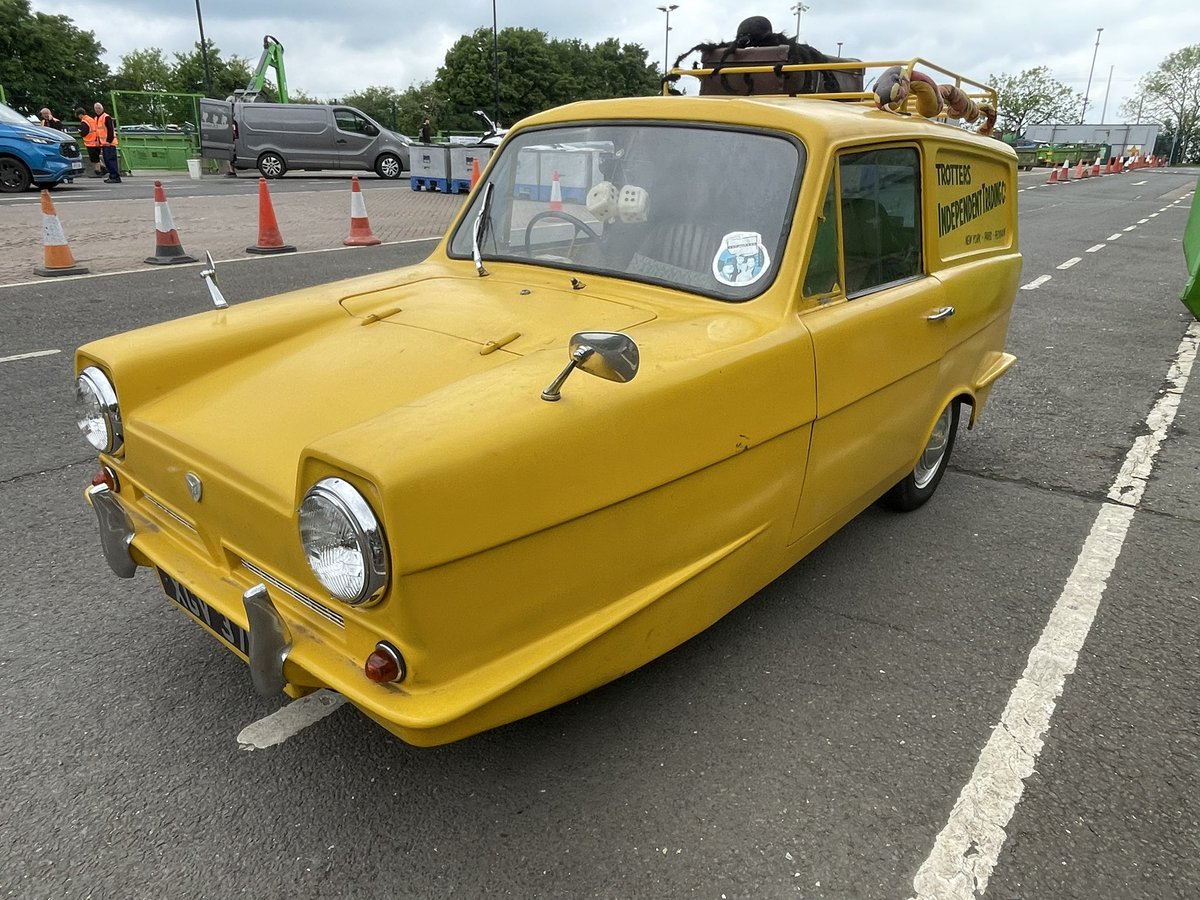 uppy1969's tweet image. Look After Your Broom! 🧹
Nice spot today out and about! Only Fools and Horses
#OnlyFoolsandHorses #OFAH #Plonker #DelBoy #Rodney #Grandad #UncleAlbert #Trotters