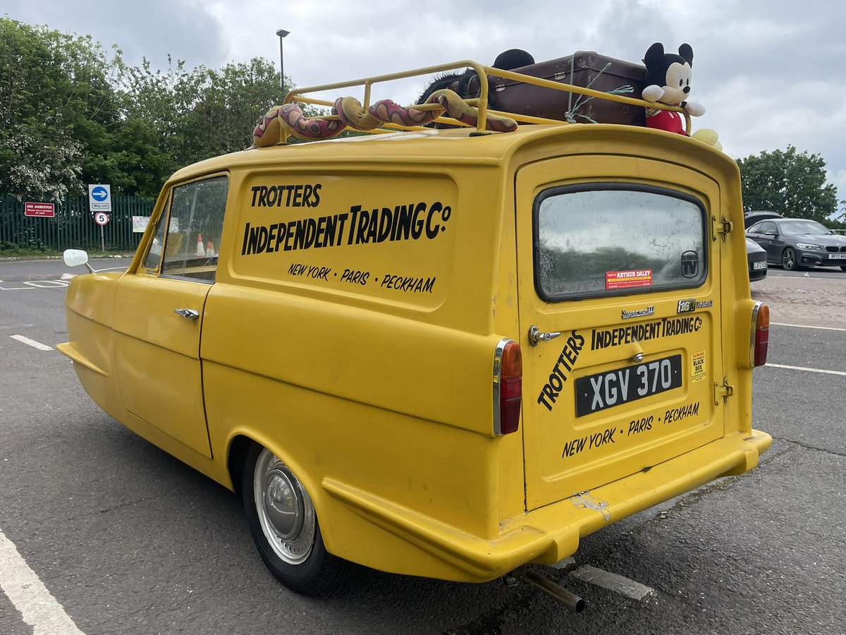 uppy1969's tweet image. Look After Your Broom! 🧹
Nice spot today out and about! Only Fools and Horses
#OnlyFoolsandHorses #OFAH #Plonker #DelBoy #Rodney #Grandad #UncleAlbert #Trotters