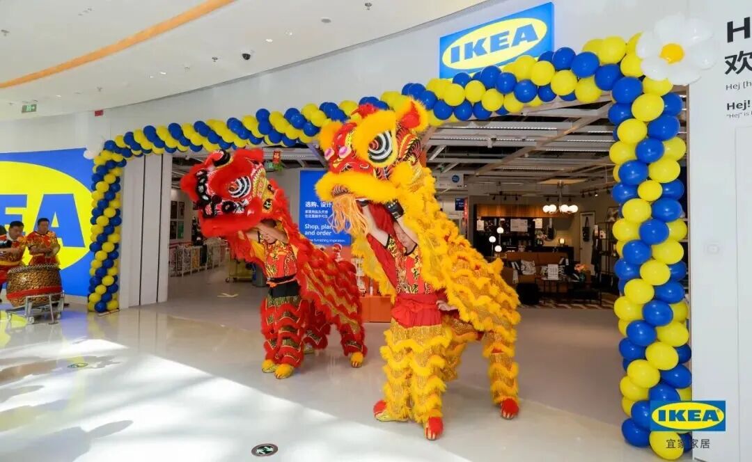 BeijingEvening's tweet image. 通州宜家首店开业迎客
IKEA opens its first store in #Beijing’s Tongzhou District. Located at the Wangfujing WellTown of the Wanli commercial and entertainment complex, it’s IKEA’s fifth in Beijing and the first in the city’s Sub-center. This 1,500 sqm gem may be compact, but it’s