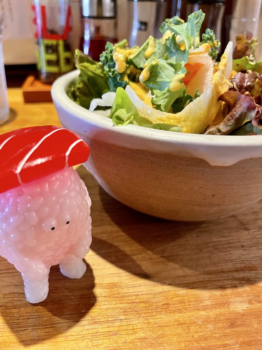 AGARIverse's tweet photo. なかなか清澄白河に来る機会がなかったので、お久しぶりのツナコツラーメン🍜

ここのラーメンも好きですがサラダのドレッシングも好きです。

この後予定が無ければ、餃子とかアルコールとかもいきたかった…

#寿司怪獣 #スシエルエー #壽司拉 #ツナ https://t.co/VdtsfVdo8d