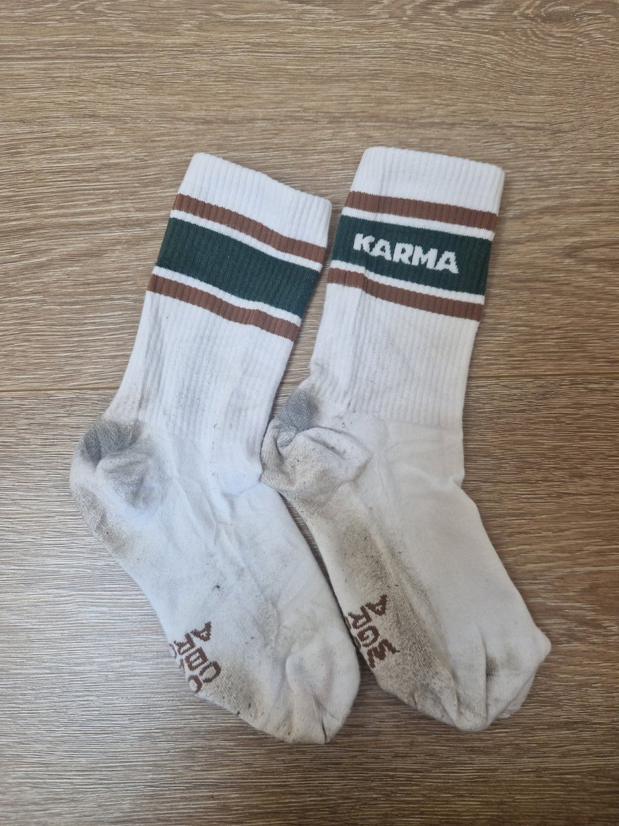 sockrewiew's tweet photo. Insta: pennys_socks
⭐⭐⭐⭐⭐⭐ 

After three days of wear the socks look worse then they smell but that doesn't mean they don't smell amazing. The socks have a wonderful sweet scent with a stronger vinigary and cheesy smell around the toe area. https://t.co/AvUfUTbIPP