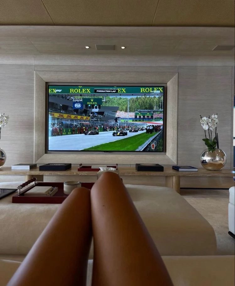 classyladylife's tweet photo. her life in 5 years: https://t.co/z5t830XsP2