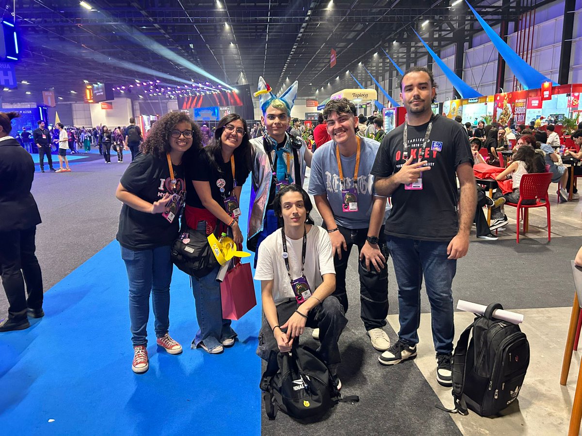 anewnha_'s tweet photo. As fotos nao viraram lost midia ebaa

Eu nao consigo expressar em palavras o quão feliz eu fiquei de conhecer e encontrar uma parte do clube serio
Vocês sao maravilhosos e eu gosto muito muiiito de vocês

@AcervoCDMN https://t.co/2mdUhUnKx1