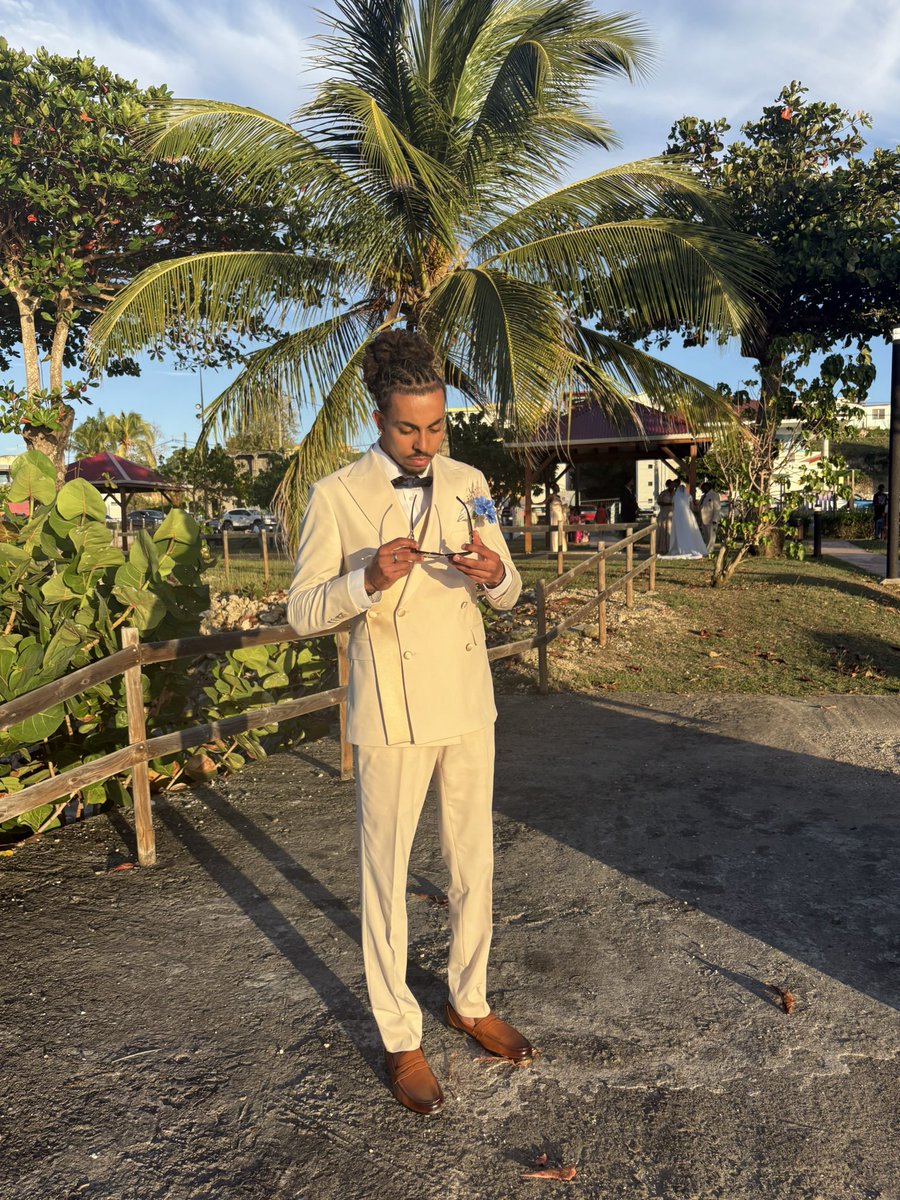 damsko512's tweet photo. La Guadeloupe me va tellement bien https://t.co/ATHLxlqD46