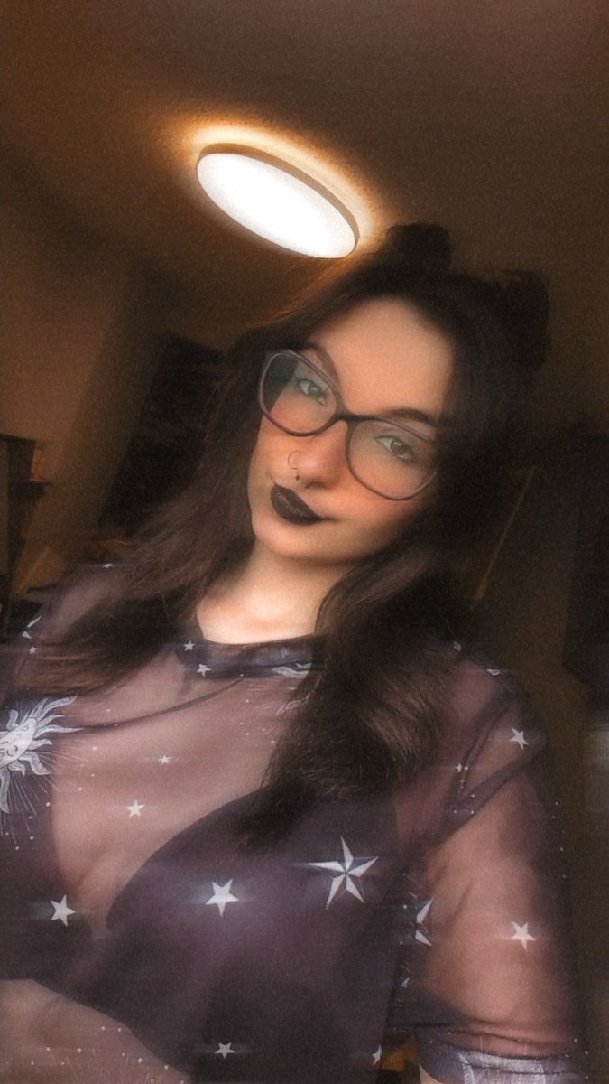 ☽ 𝙼𝙸𝚂𝚂 𝙼𝙾𝙾𝙽 ☾ tweet media