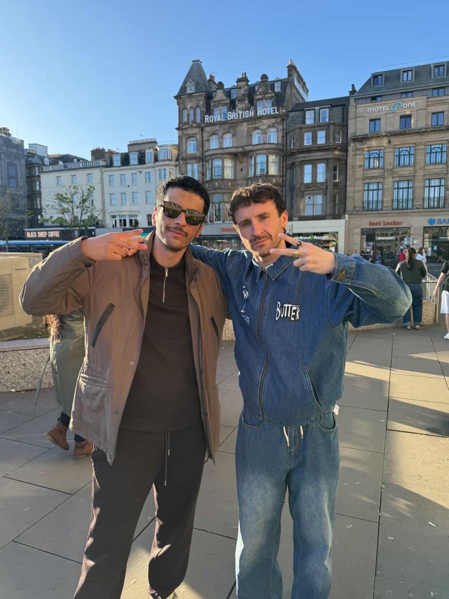 conorgoldenboy's tweet photo. Yesterday I went through to meet @mohammad_mannai who was visiting from Qatar to Edinburgh. Someone from my twitch community who has become a close friend. Few other of the Phreaks heard and also made the trip. Got some coffee, chatted shit, ate a Nando’s. 

I love this game. https://t.co/tDMf0UJnO3