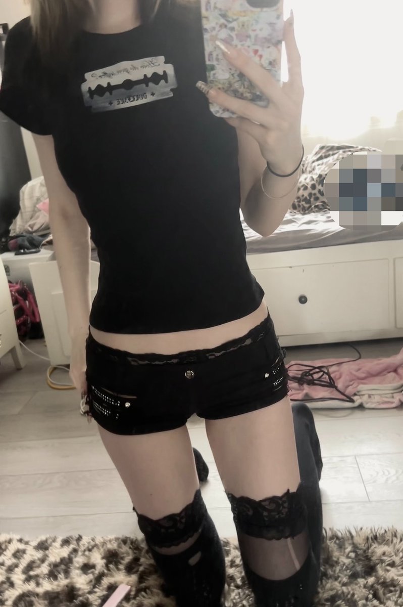 0__Donut's tweet photo. new fav outfit unlocked 🔓 https://t.co/6GLbpGG0oN