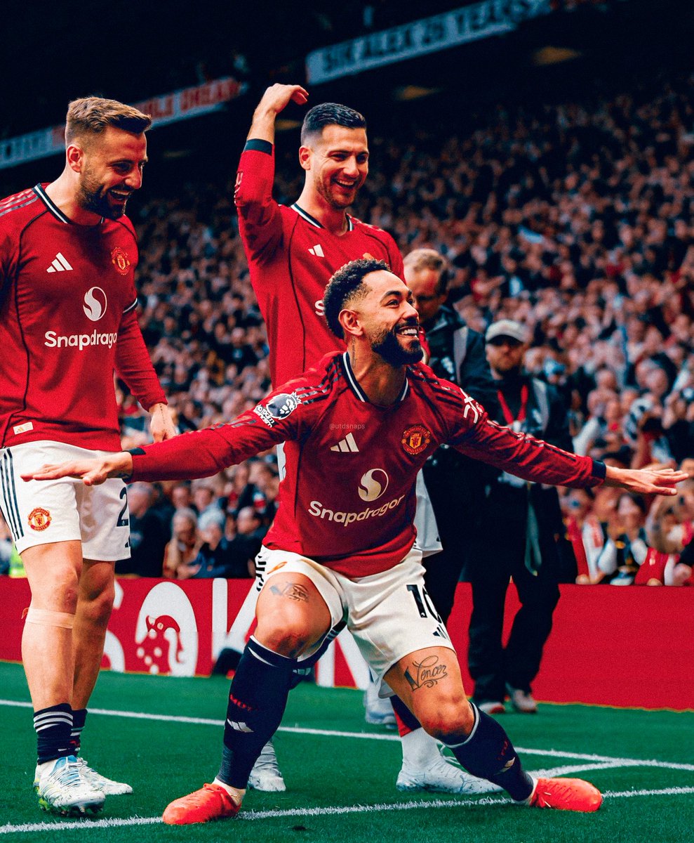 cold pics of Manchester United tweet media