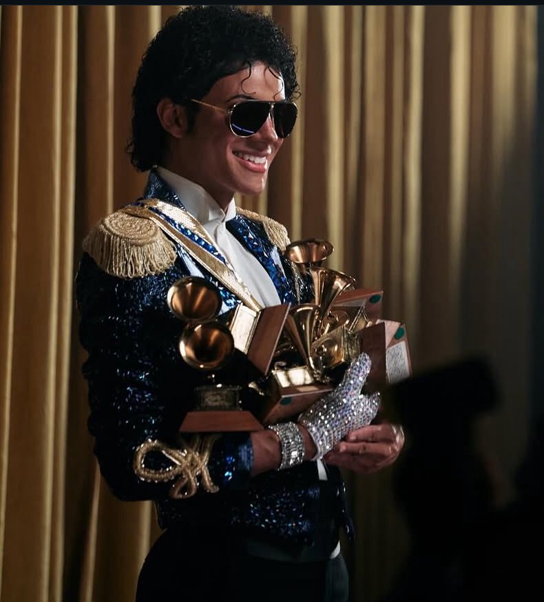 𝓥𝓮𝓻𝓸𝓷𝓲𝓬𝓪💫 | MJ fan tweet media