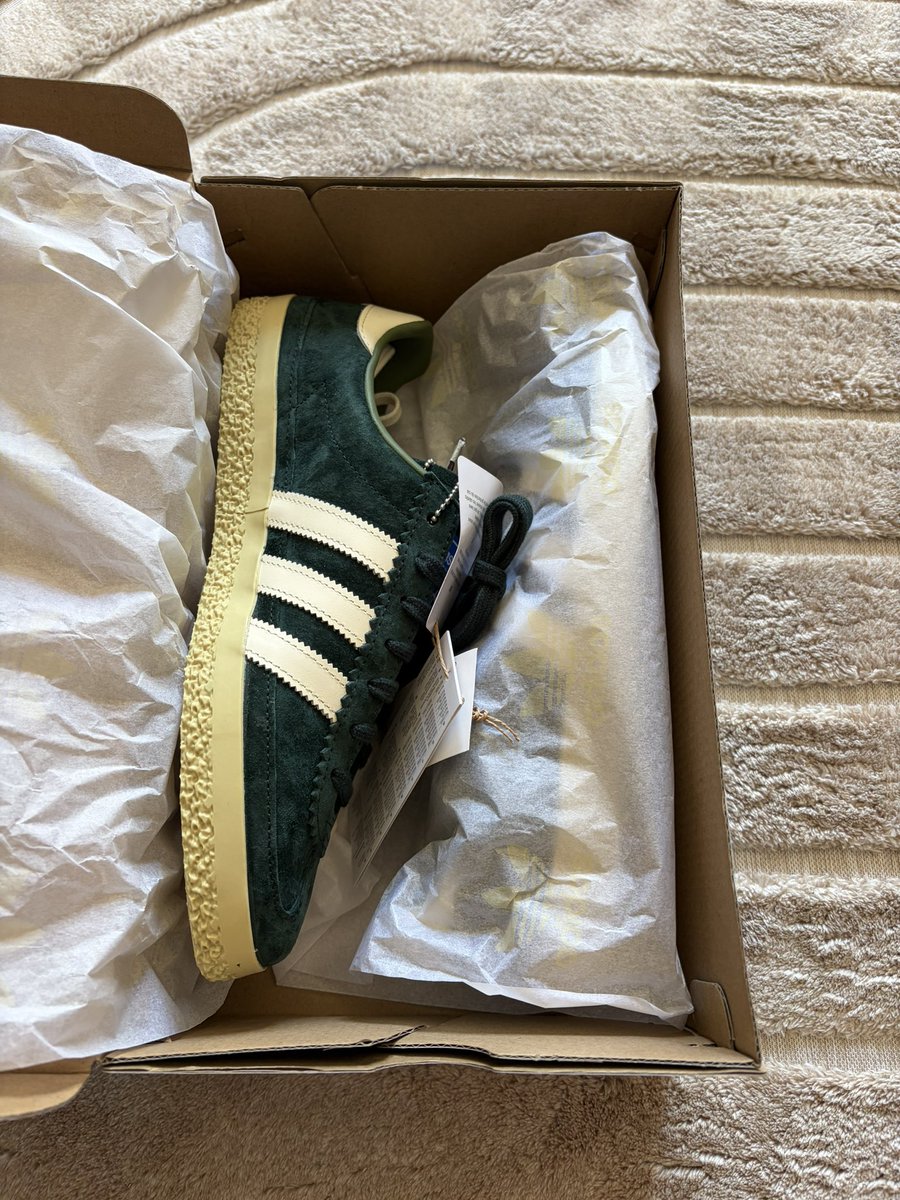 azzathomas58's tweet photo. @adiFamily_ Adidas Roelee SPZL UK8 BNWT £80 Posted Next day via Royal Mail https://t.co/H7RFIwgtNm