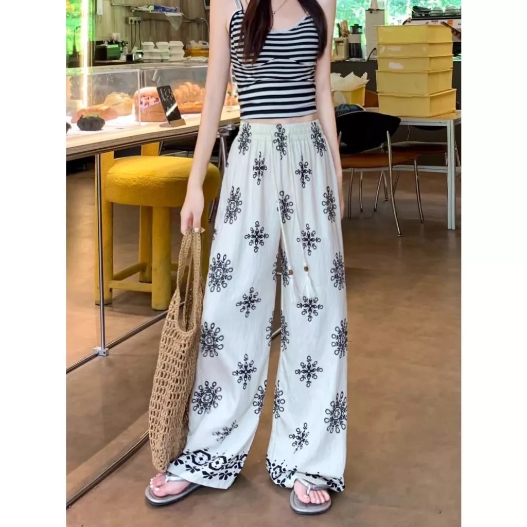kedjun12's tweet photo. ป้ายยากางเกงใส่สบาย🔥
🌸 เอวสูง พรางหุ่น👖 ขากว้าง ใส่สบาย
🎀 เชือกผูก ปรับได้ ลายสวยเลย
https://t.co/j4HvbxJr5L https://t.co/PLuWqAD1DM