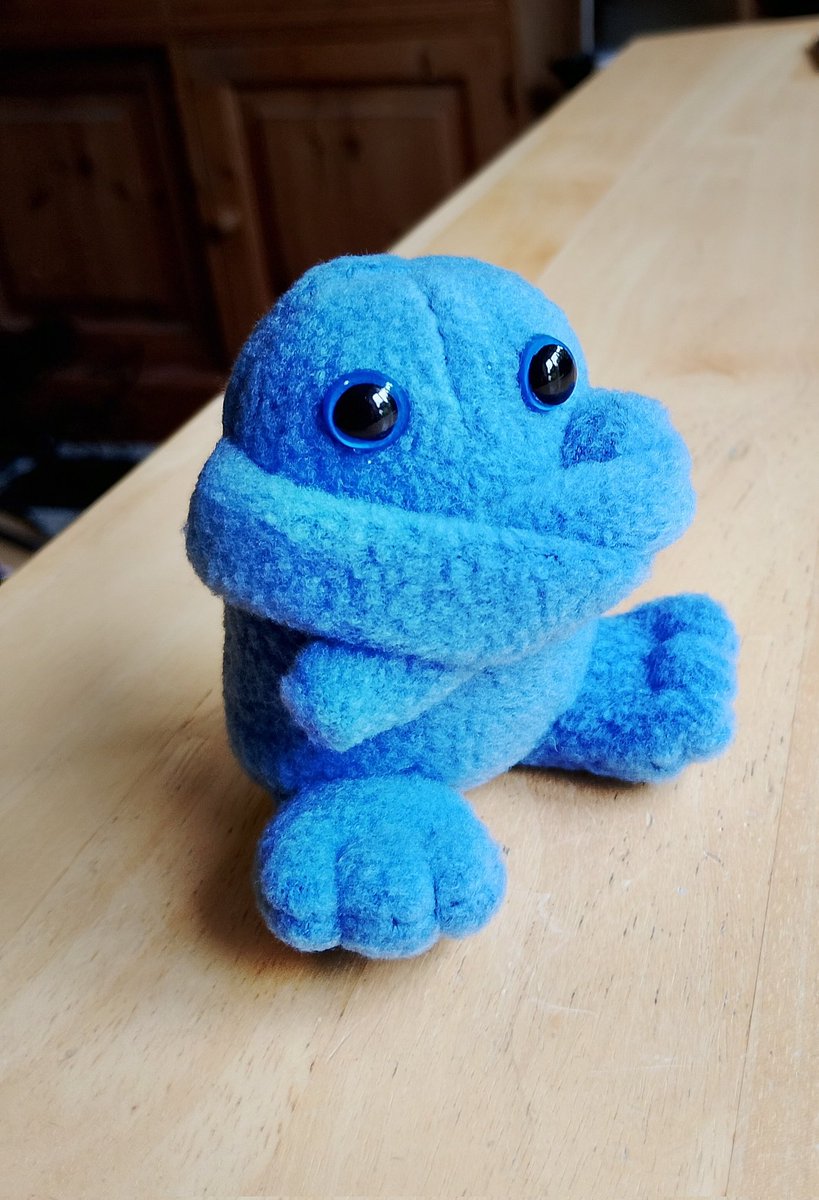 DSquiffy's tweet image. When your horizons shrink try to focus on small positives. Today for me that was designing and making a tiny worry plush, a wee monster to scoop up our worries and take them away.
#wellness
#chronicillness