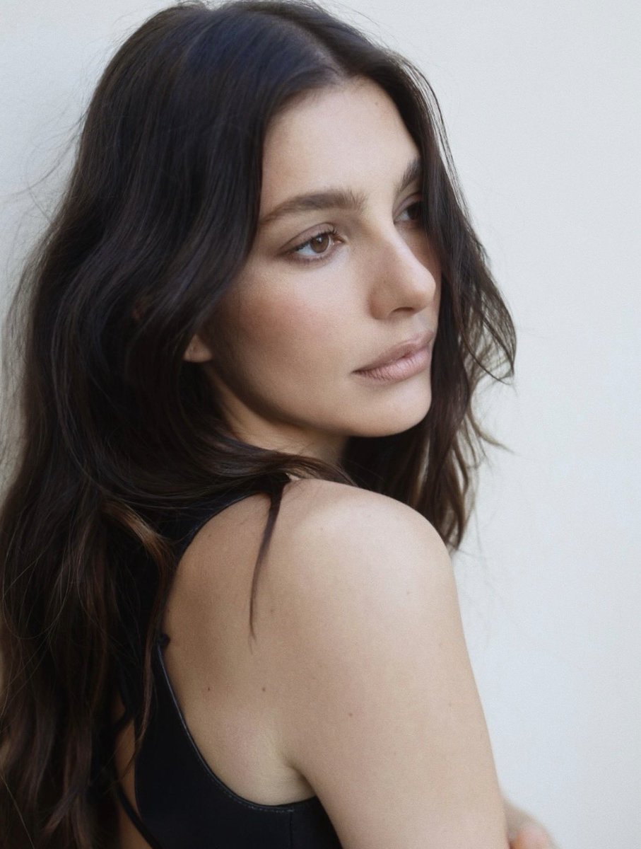 Camila Morrone News tweet media