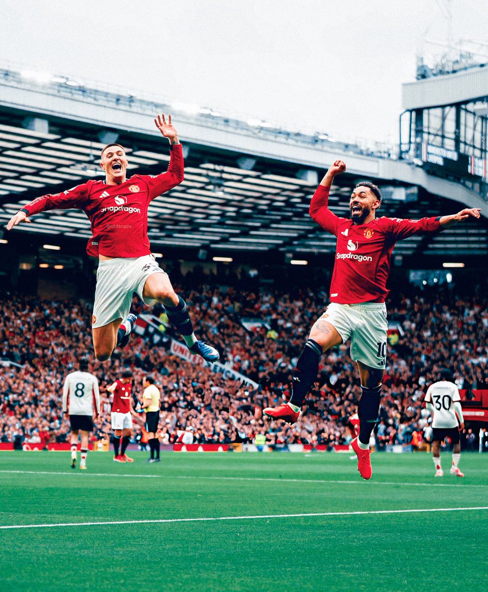 cold pics of Manchester United tweet media