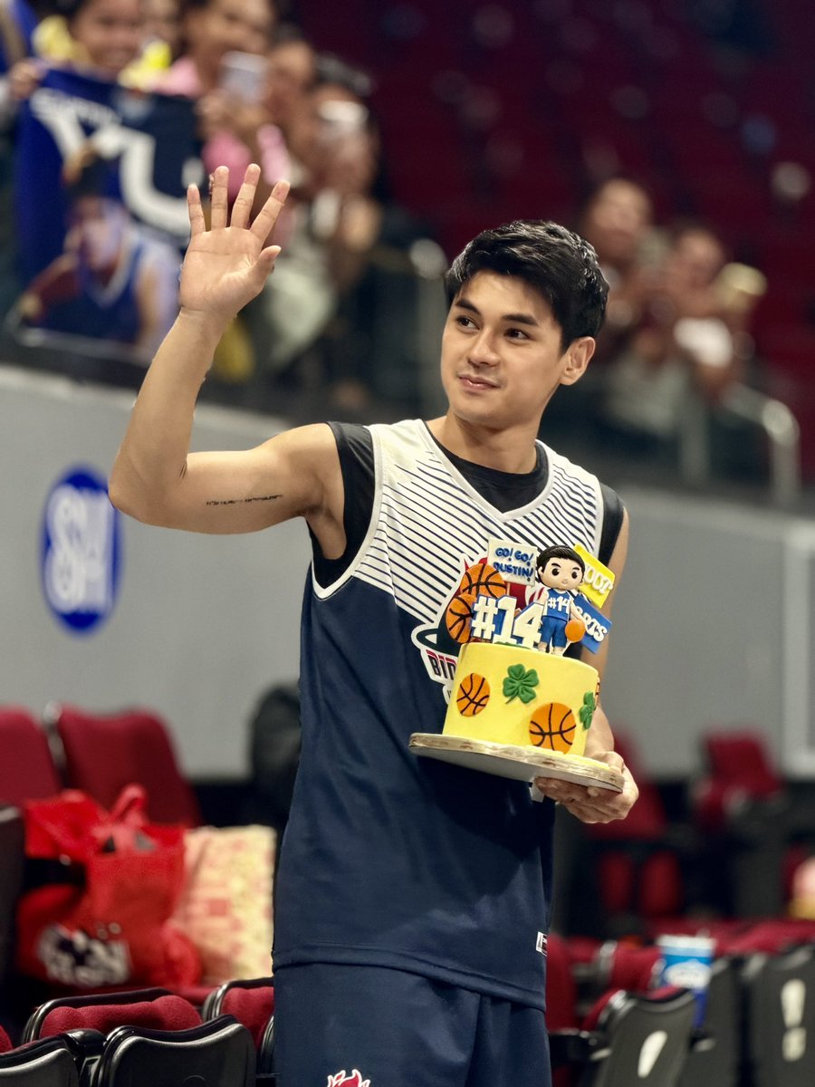 advance happy birthday, dustin!!!

B1D4 BALLER DUSTIN YU
#DCYBidaSaArena