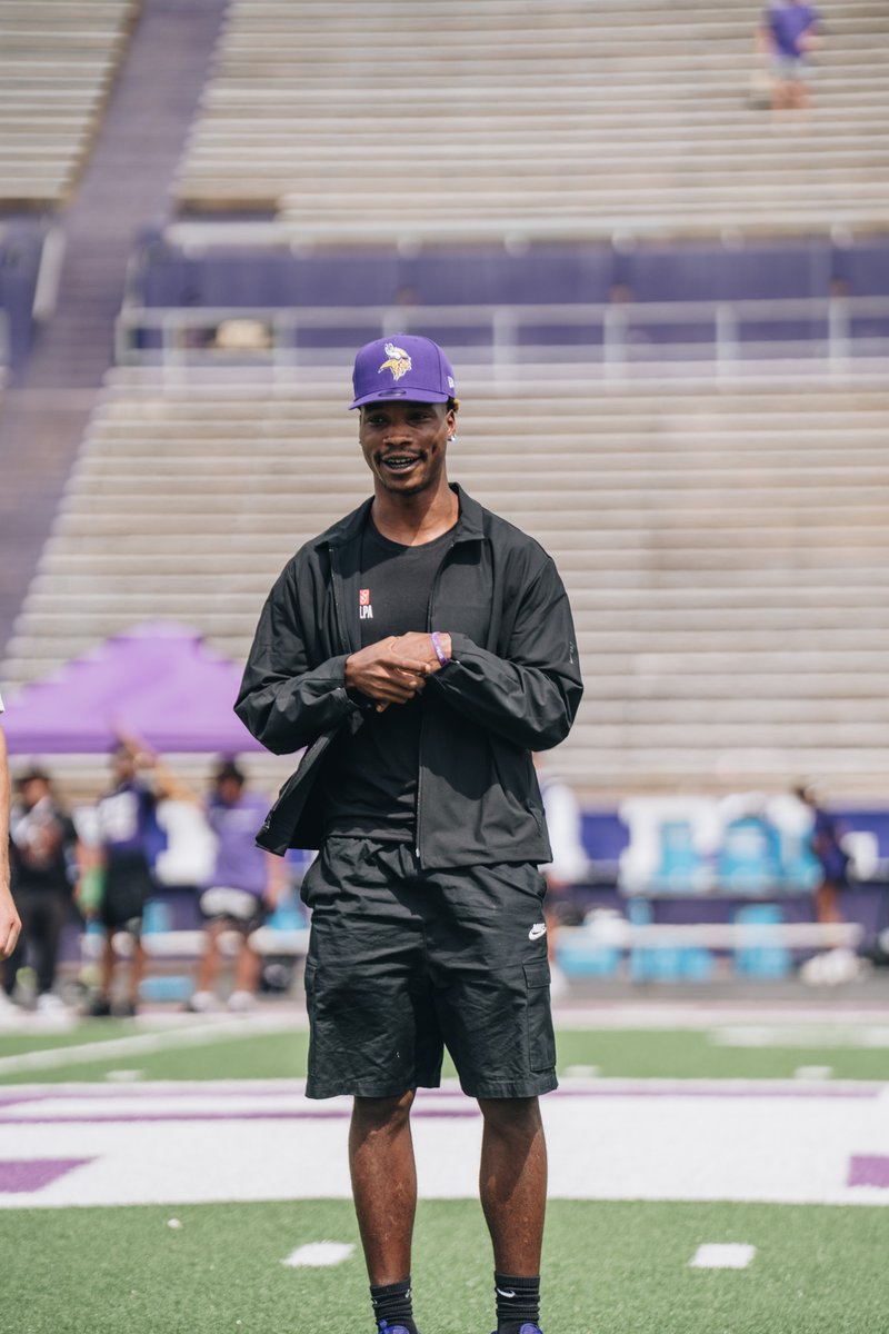 SFA_Football's tweet image. Purple ➡️ purple 

#AxeEm x #EastTexasTough x #Skol