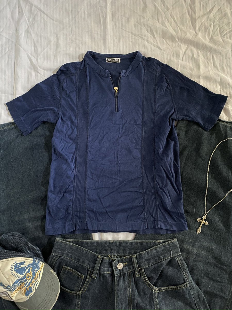 baaarbear's tweet photo. *✩‧ เสื้อ𝐛𝐚𝐛𝐲𝐭𝐞𝐞 สีน้ำเงิน ดีเทลงานซิปคอใช้ได้จริง ทรงเท่คับ 🎧 *✩‧
੭ৎ˚ size : s-m (อก 26-44 น//ยาว 21 น)
𖦹 ⁎ ราคา : 55 ฿
#ส่งต่อเสื้อผ้า #ส่งต่อเสื้อผ้ามือ2 #เสื้อผ้ามือสอง #ส่งต่อเสื้อผ้ามือสองสภาพดี #โล๊ะตู้ #ส่งต่อเสื้อผ้ามือสอง #ส่งต่อ #เสื้อมือสอง https://t.co/7JyGpPjqrj