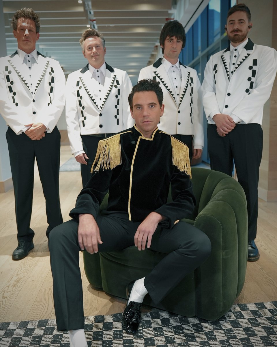 MIKA tweet media