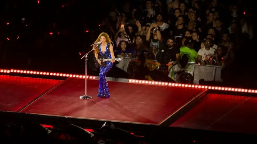 Shakira conquista Río con un megaconcierto ante más de 2 millones de personas y bate récords (VIDEO) fotuto.net/shakira-conqui…