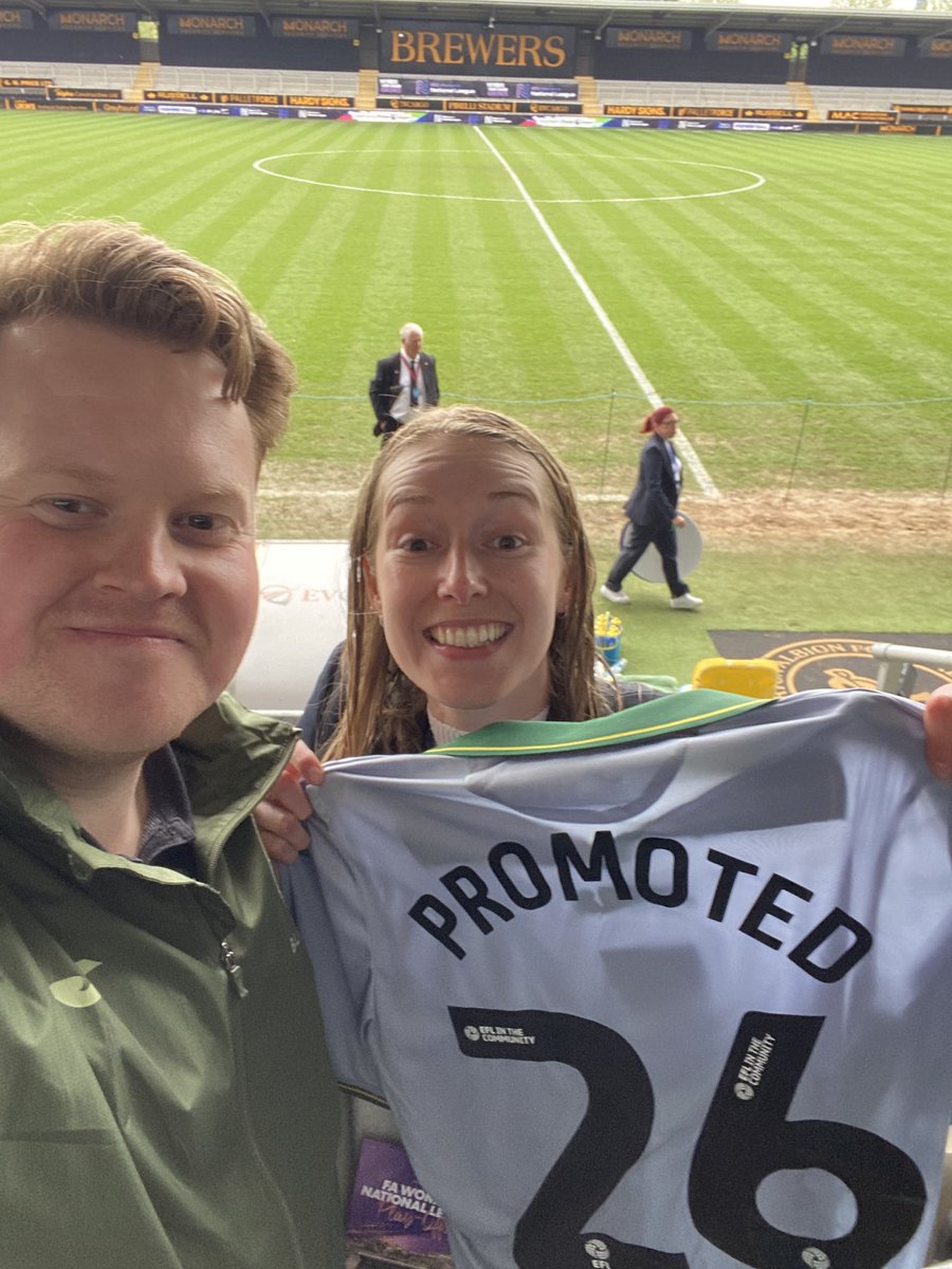 ElliotKingUK's tweet photo. Promotion!! So happy for @NorwichCityWFC but especially for @_floallen_! So deserved - no one works harder. An incredible force in the women’s game and great friend💛💚 https://t.co/6PbHd0i62F