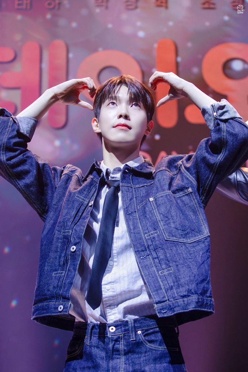 5yeah_pics's tweet photo. 260502 라라라 콘서트 데이오프 포토타임

조성필 배우님

🐻 https://t.co/dM7WubR0oP