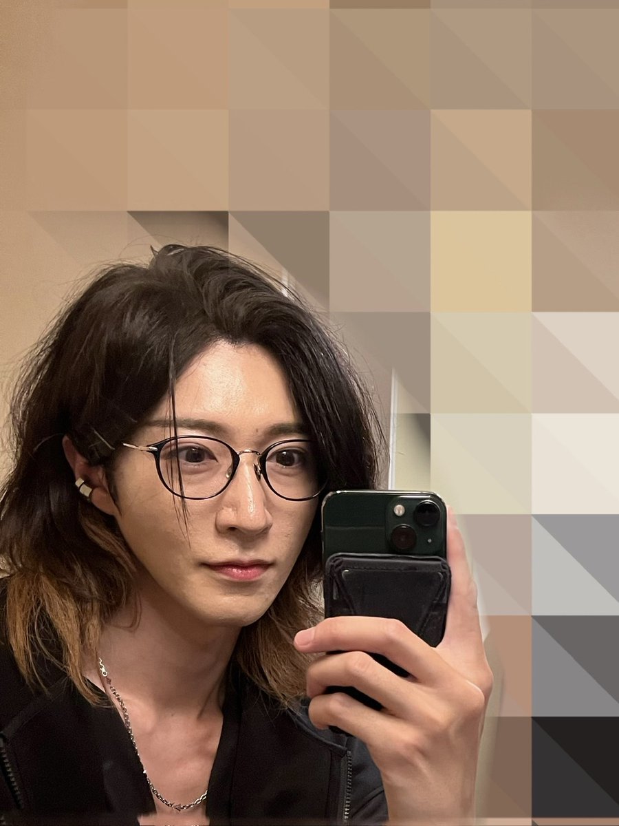 モナキ tweet media