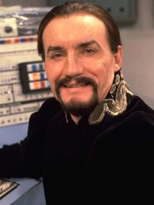 WhovianLife's tweet image. Remembering Anthony Ainley. who played The Tremas Master from 1981-1989 and then reprised his role in 1997 for Destiny of The Doctors game.. he sadly passed away on this day in 2004. ❤️❤️ #DoctorWho
