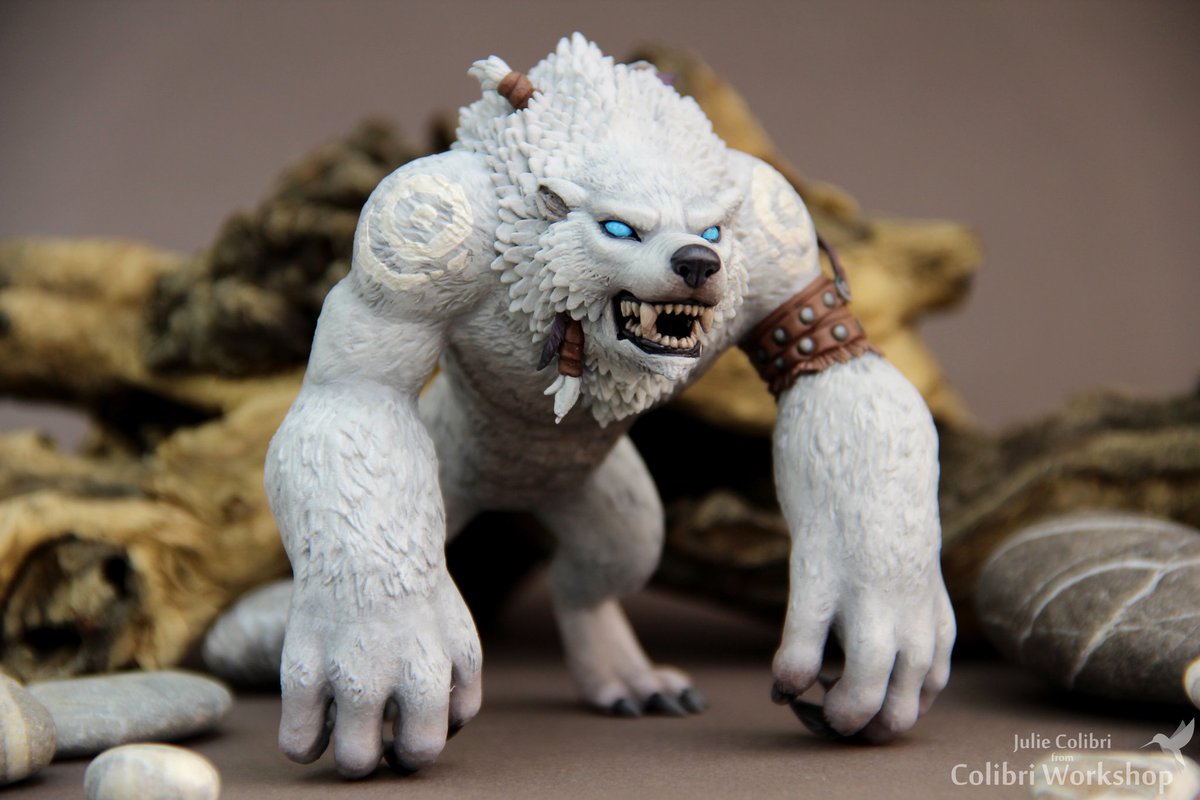 JulieColibri's tweet photo. Might of the Grizzlemaw 🐾 
Personal commission. 100% Handmade! 
#warcraft #handmade https://t.co/qHVKgEQVm1