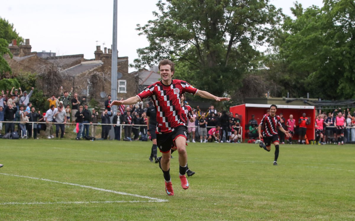 AndythePhoto's tweet photo. Full set of images from @ClaptonCFC victory in the Eastern Counties Div One South Play-off Final against @RayleighTownFC1  can be viewed at https://t.co/8uDE5QmkRj https://t.co/BhyhFZ7Mbq