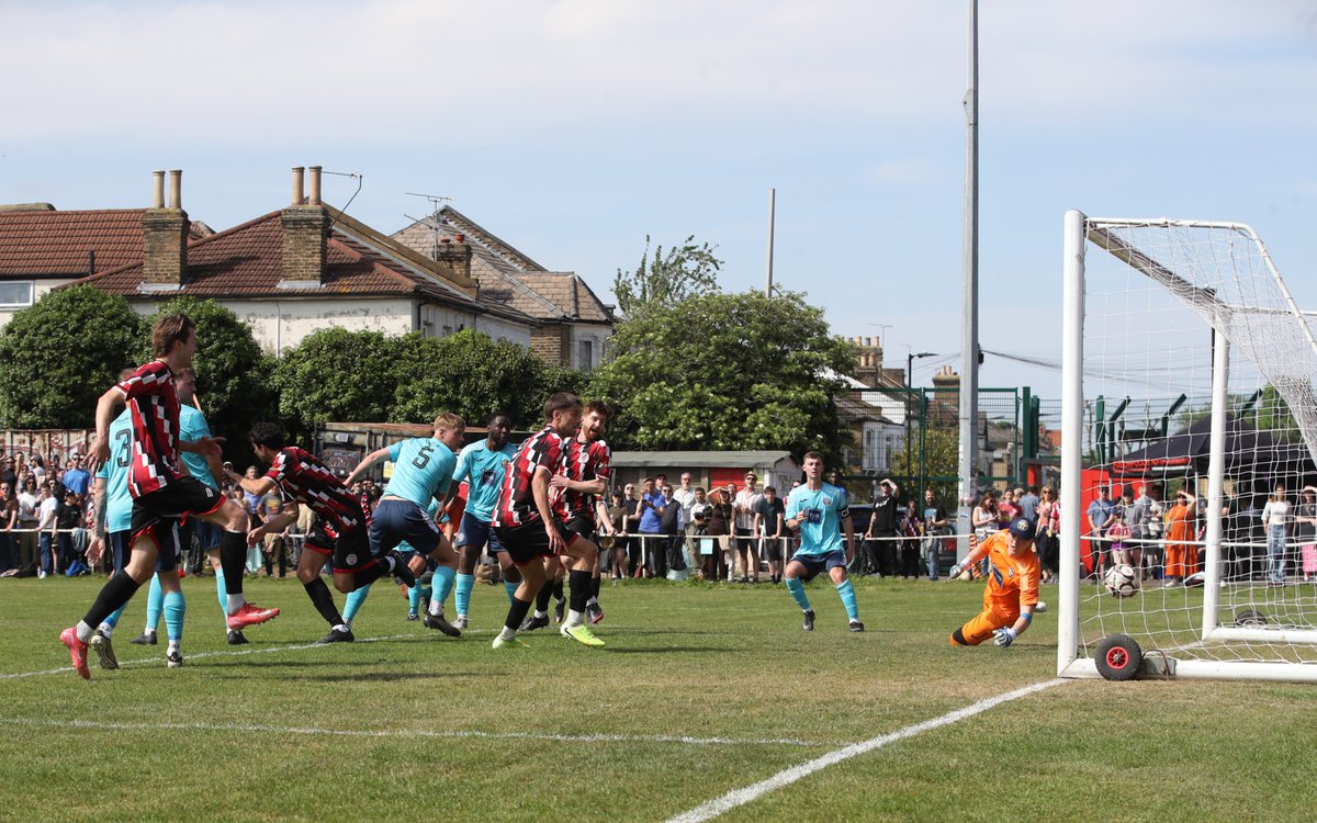 AndythePhoto's tweet photo. Full set of images from @ClaptonCFC victory in the Eastern Counties Div One South Play-off Final against @RayleighTownFC1  can be viewed at https://t.co/8uDE5QmkRj https://t.co/BhyhFZ7Mbq