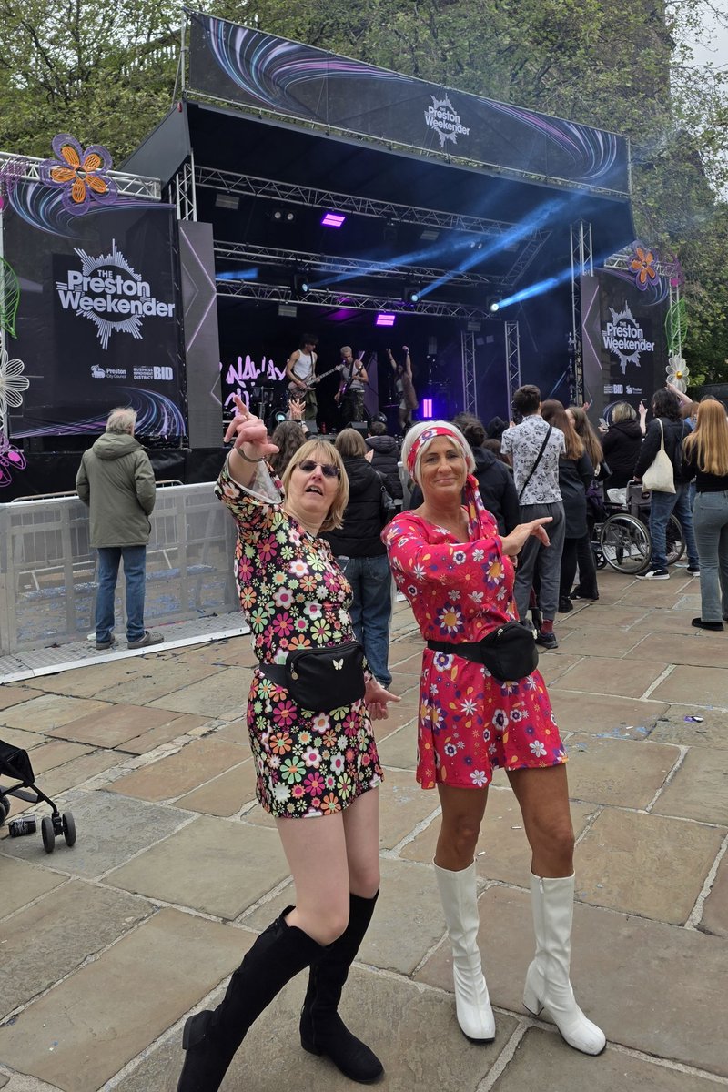 PRWeekender's tweet photo. What an incredible day at the #prestonweekender in the heart of this amazing city! 🌹 https://t.co/HYaNAPxYS2
