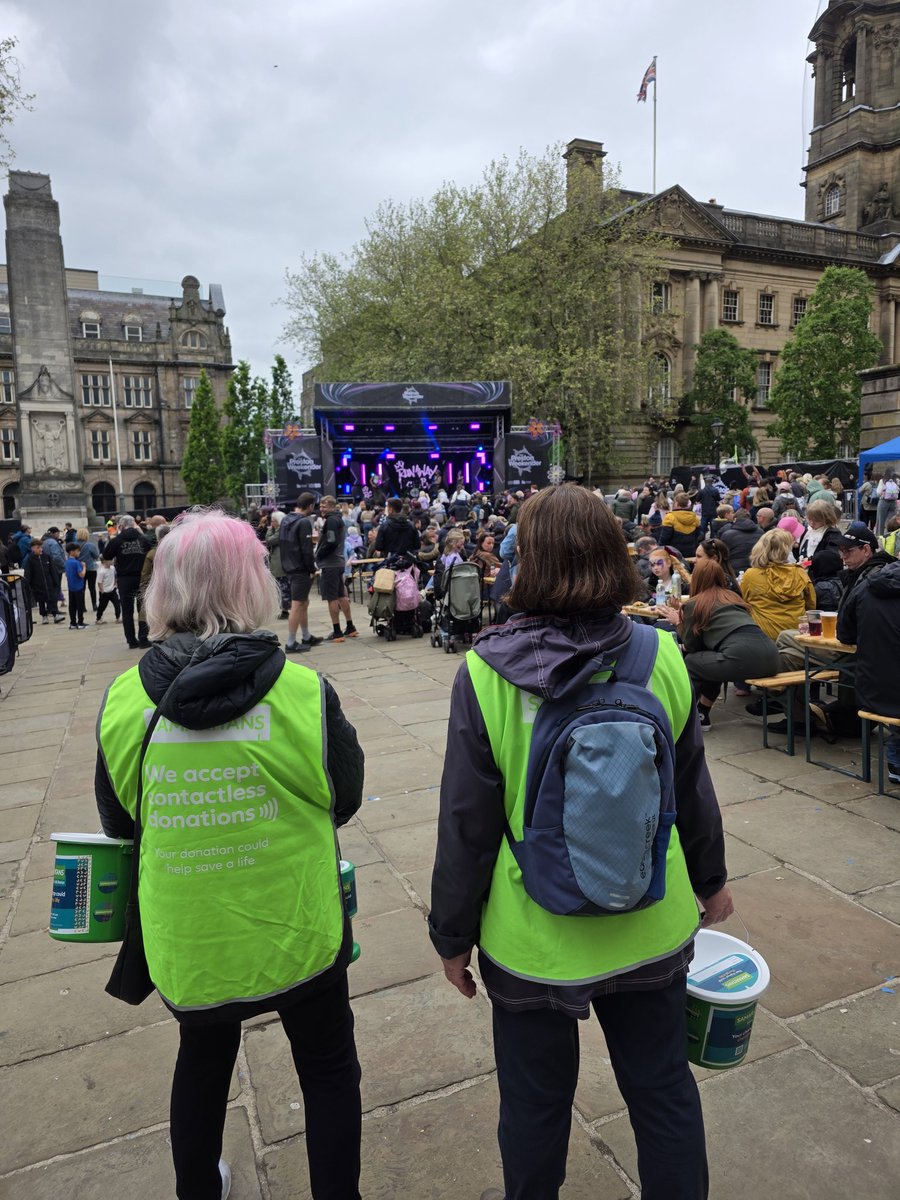 PRWeekender's tweet photo. What an incredible day at the #prestonweekender in the heart of this amazing city! 🌹 https://t.co/HYaNAPxYS2