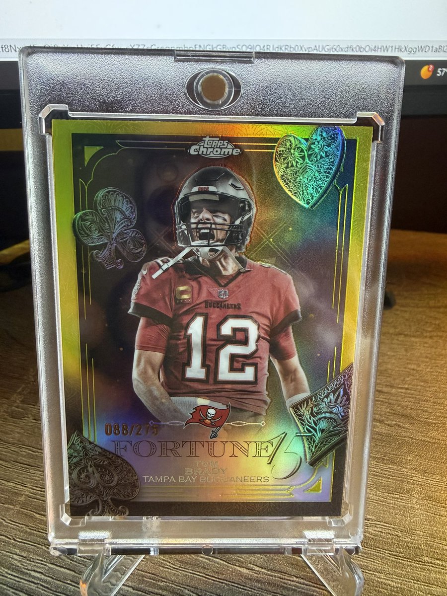 BrandonCards13's tweet image. Biggest pull I have had in a long time! 2025 Topps Chrome Tom Brady Fortune 15 Yellow Refractor /275 #thehobby #toppschrome #topps #tombrady