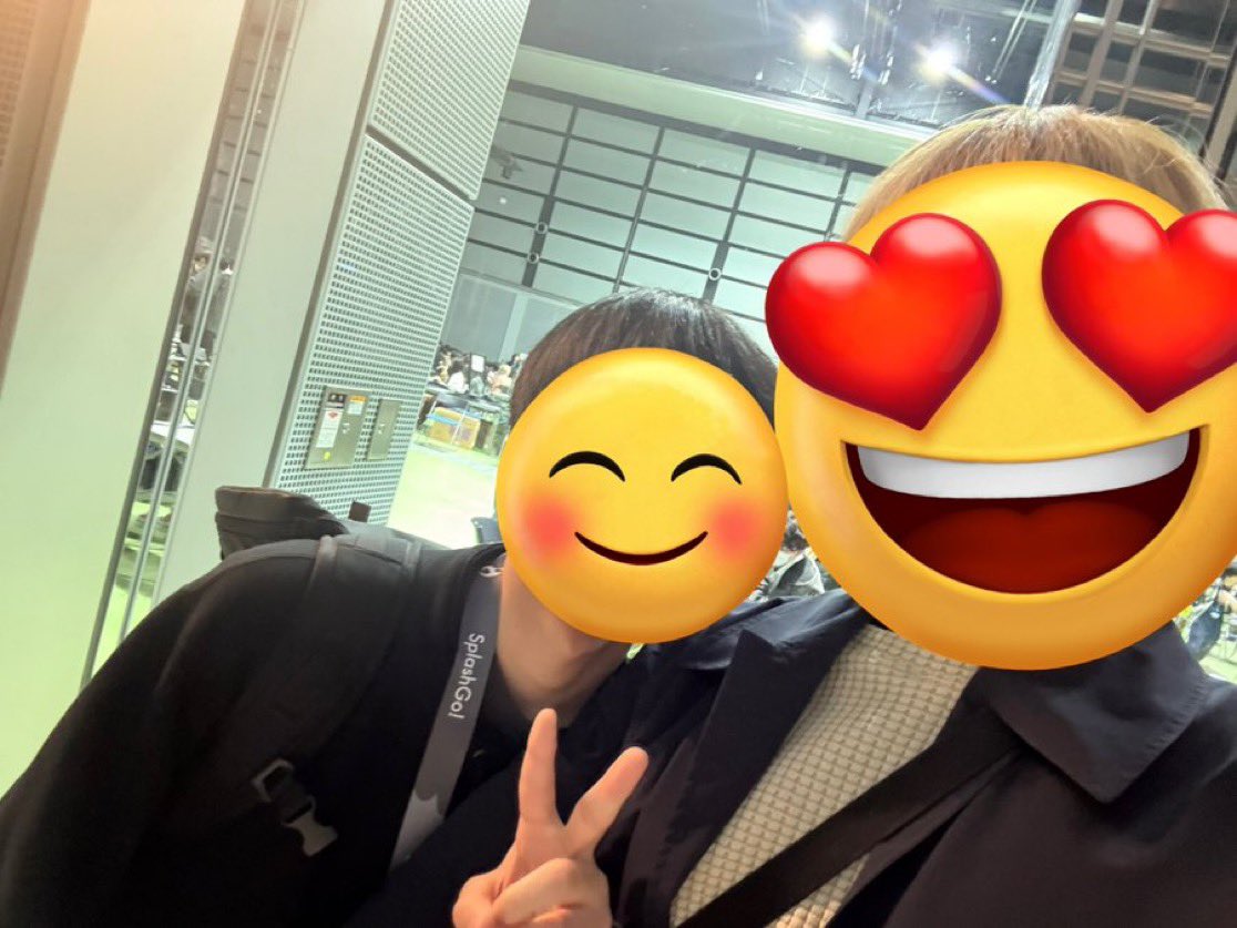 りり tweet media