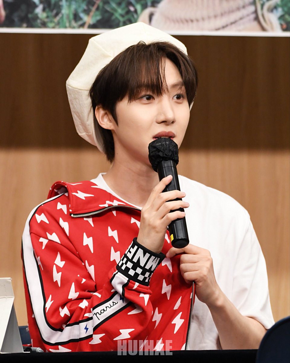 HuiHae0828's tweet image. 260503
애플뮤직 팬사인회

하아..🤦🏻‍♀️
기욥따아💕

#PENTAGON #펜타곤
#HUI #후이
#내일의_나에게