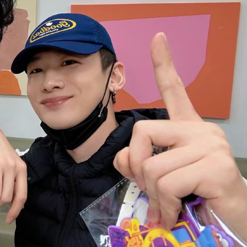 모모 tweet media