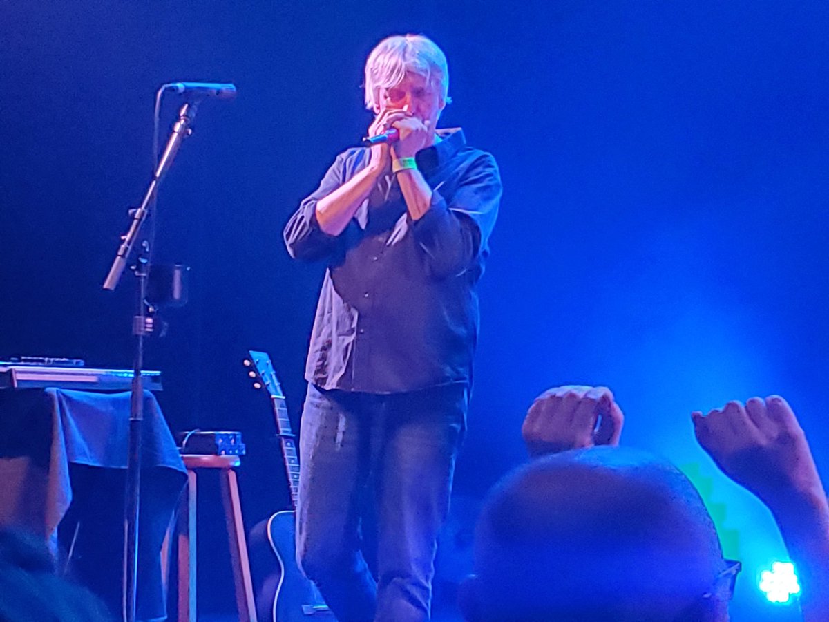 Angelo_Bruno2's tweet photo. @LowestOfTheLow @BronsonTheatre Thanks for 35 years of great sing alongs.  What a wonderfully, nostalgic night. 🤘🎶🎸💜 https://t.co/C9enWPwSIP