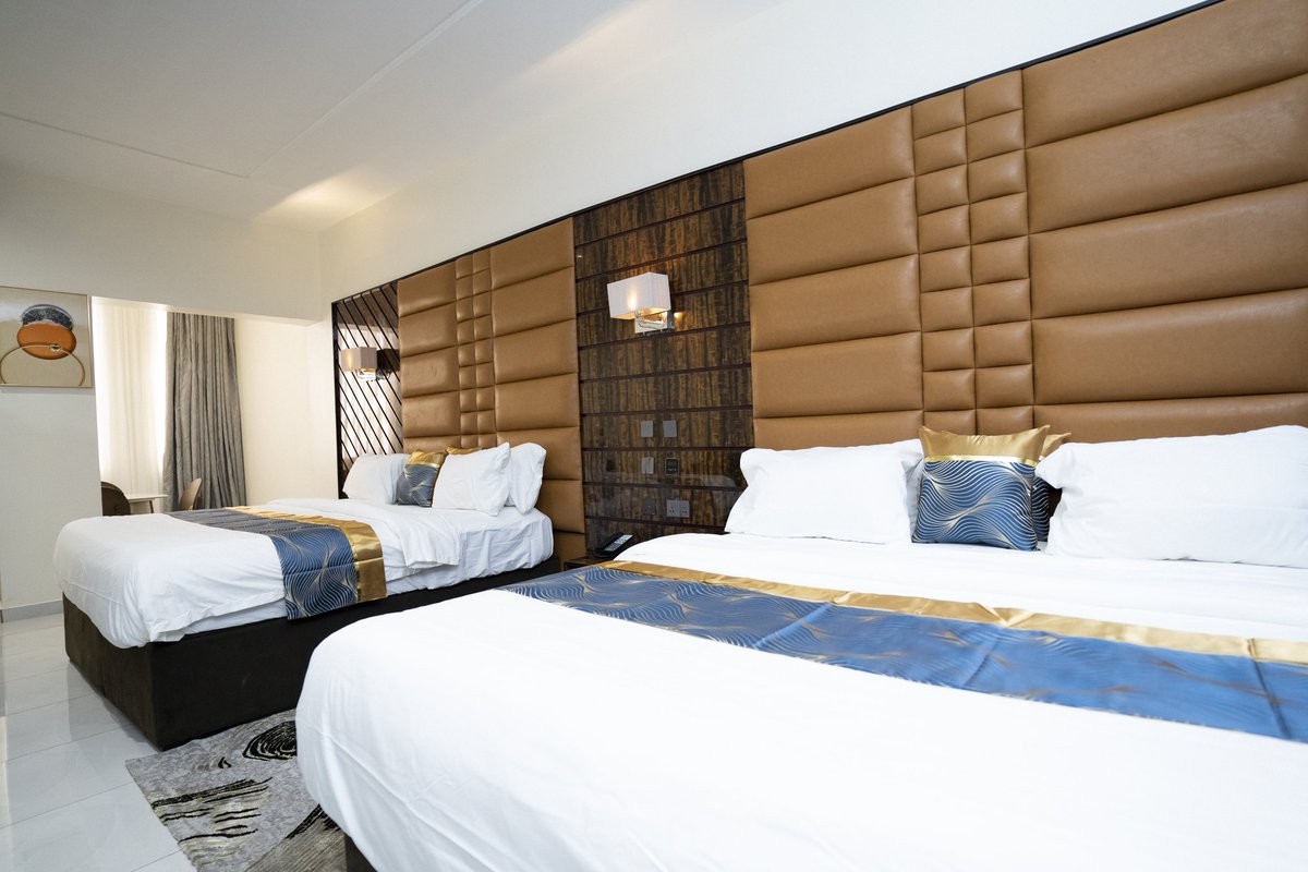OOxvera's tweet photo. @OOxvera 

Double the comfort, double the relaxation ✨

Our stylish twin bed is designed for cozy stays, whether you're traveling with friends, family, or on business.
Unwind, recharge, and  feel right at home 🛏️💫
#HotelStay #TravelInStyle #ComfortLiving #StaycationVibes https://t.co/RQ4gkMmPdi
