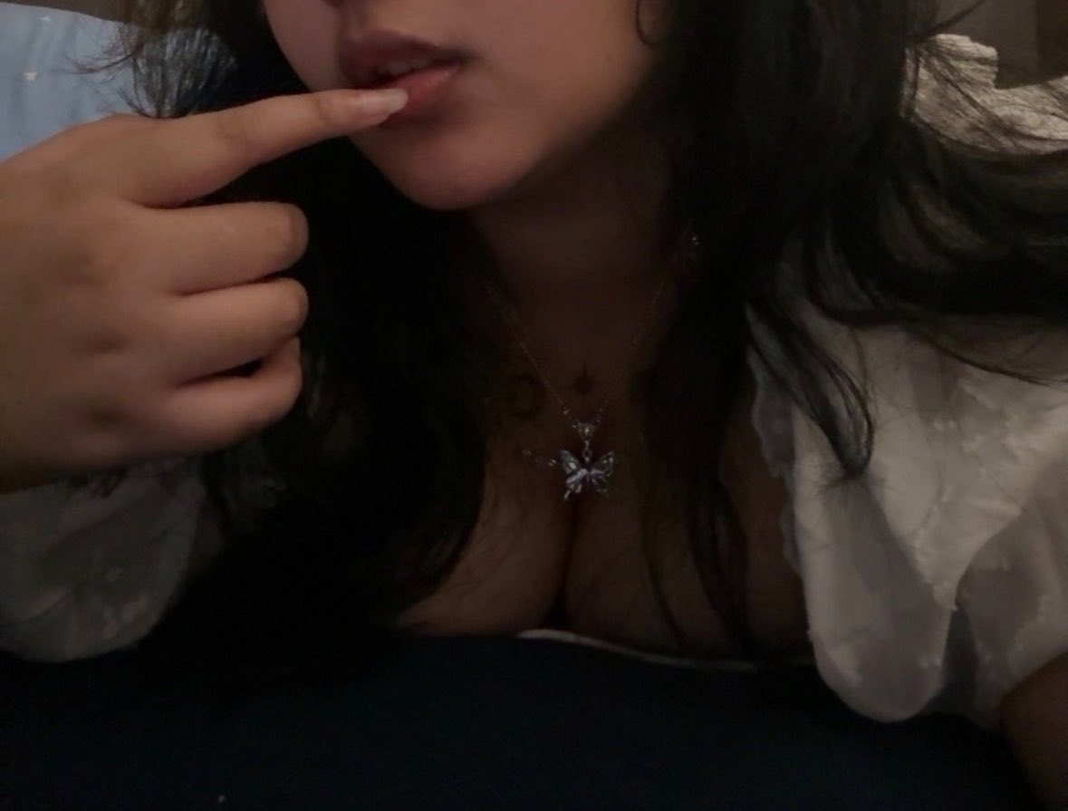 Selene tweet media